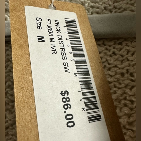 🆕 Karlie Distressed V-Neck Sweater Size Medium - Picture 5 of 9